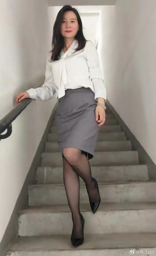 麻豆国产人妻欲求不满,极品丝袜高跟鞋诱惑